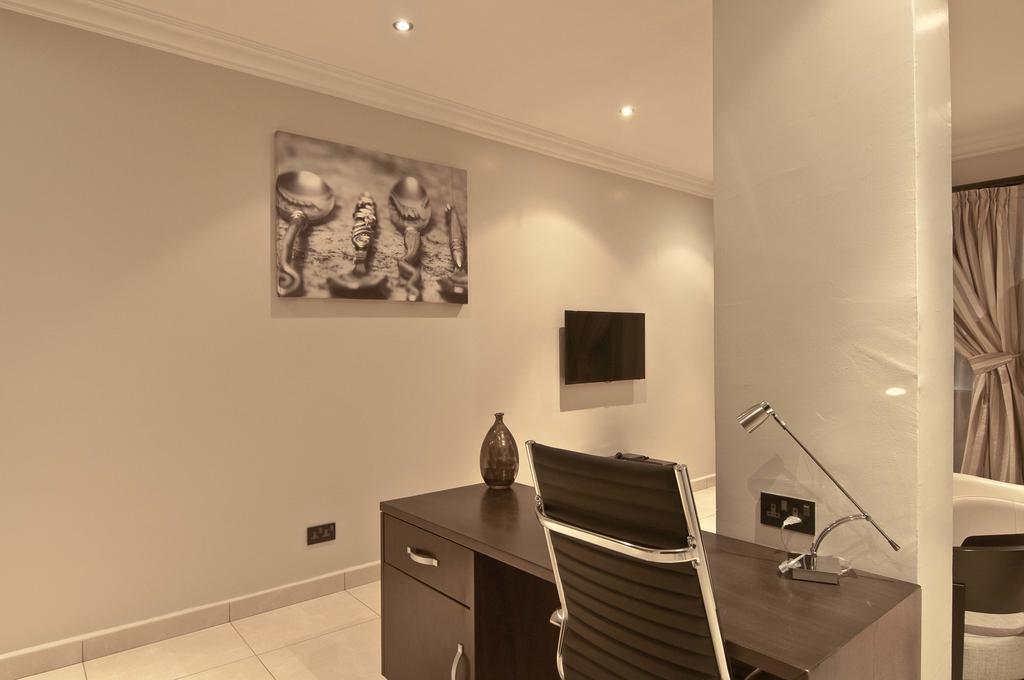 L'Eola Suites Abuja Room photo